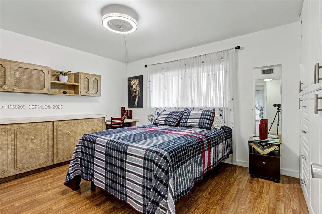 Real estate property located at 5100 Washington St #207, Broward, Hillcrest Country Club Ap, Hollywood, FL