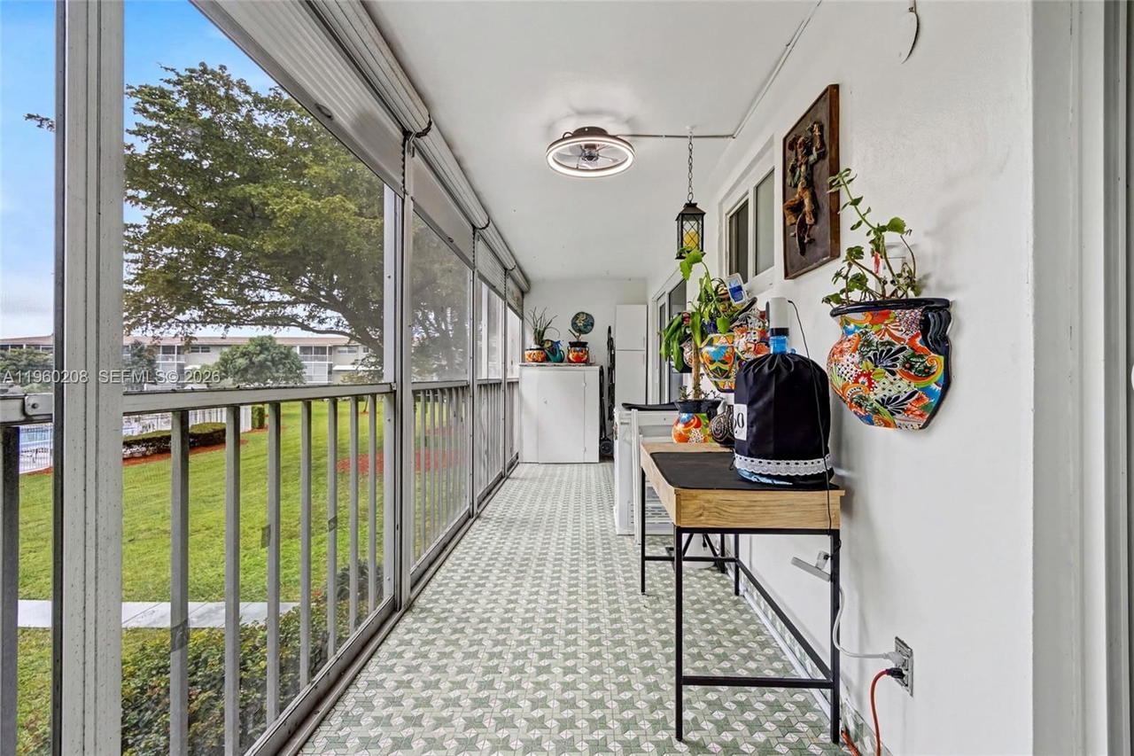 Real estate property located at 5100 Washington St #207, Broward, Hillcrest Country Club Ap, Hollywood, FL