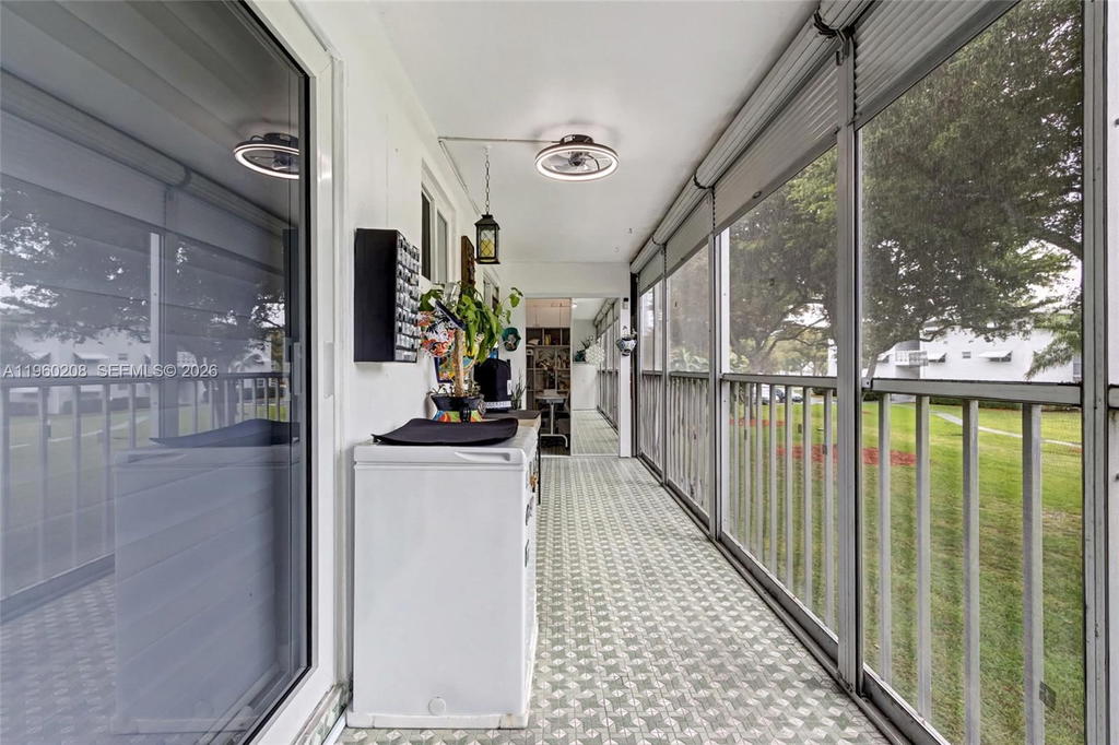 Real estate property located at 5100 Washington St #207, Broward, Hillcrest Country Club Ap, Hollywood, FL