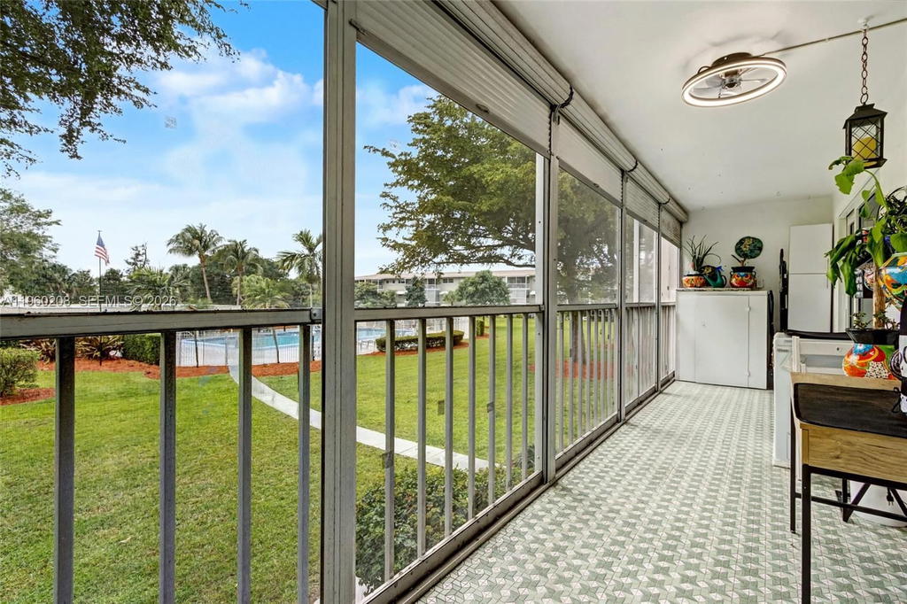 Real estate property located at 5100 Washington St #207, Broward, Hillcrest Country Club Ap, Hollywood, FL