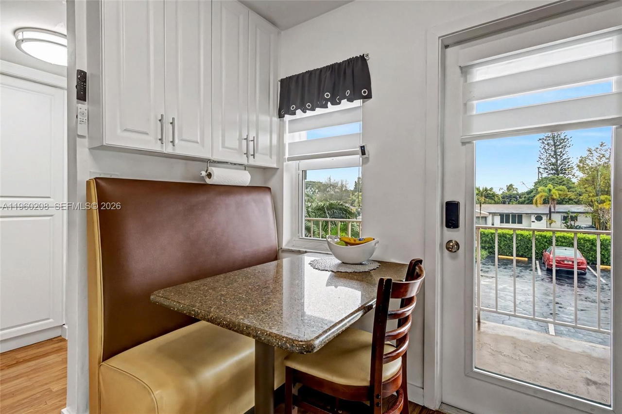Real estate property located at 5100 Washington St #207, Broward, Hillcrest Country Club Ap, Hollywood, FL