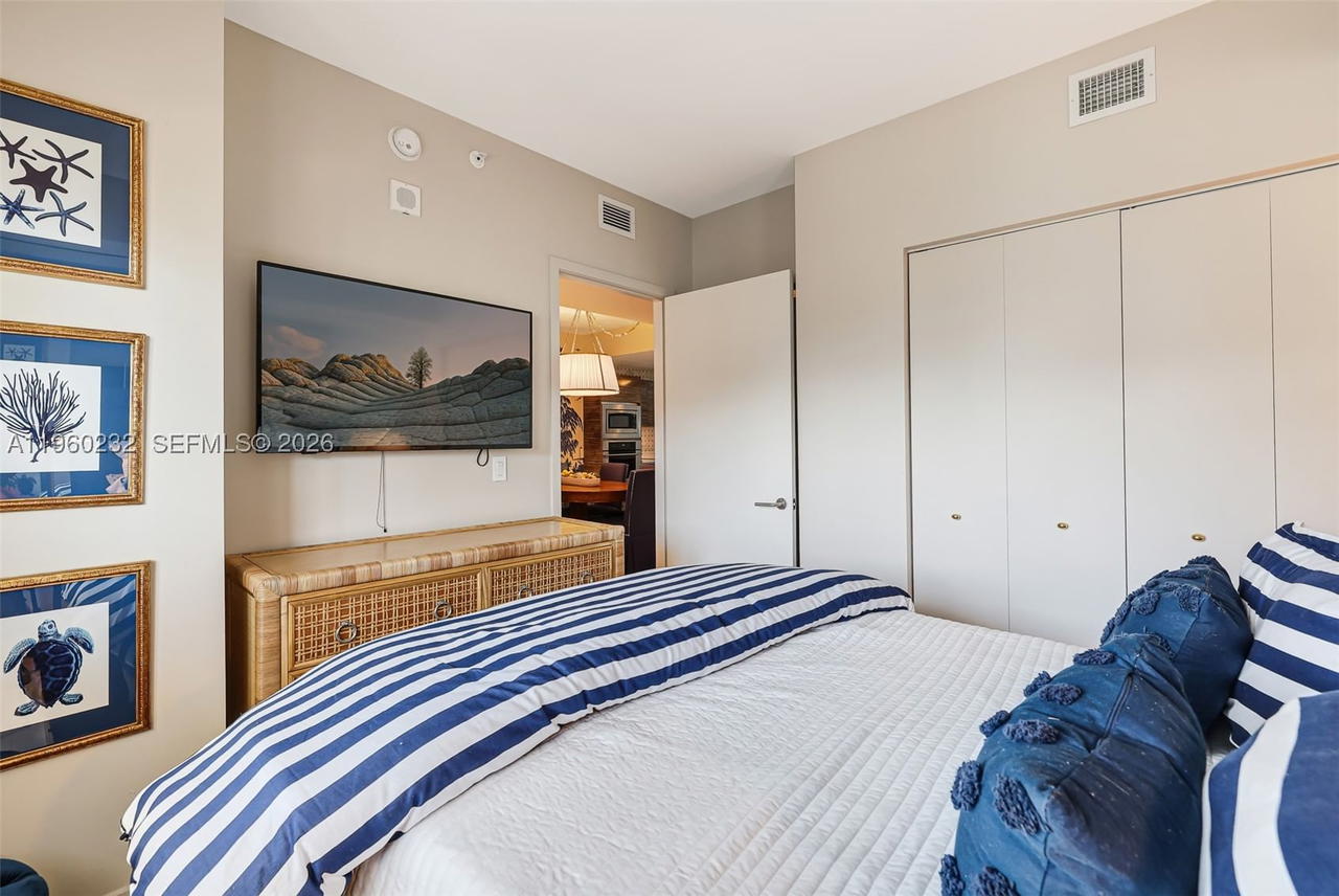 Real estate property located at 460 28 #704, Miami-dade, Icon Bay Condo, Miami, FL