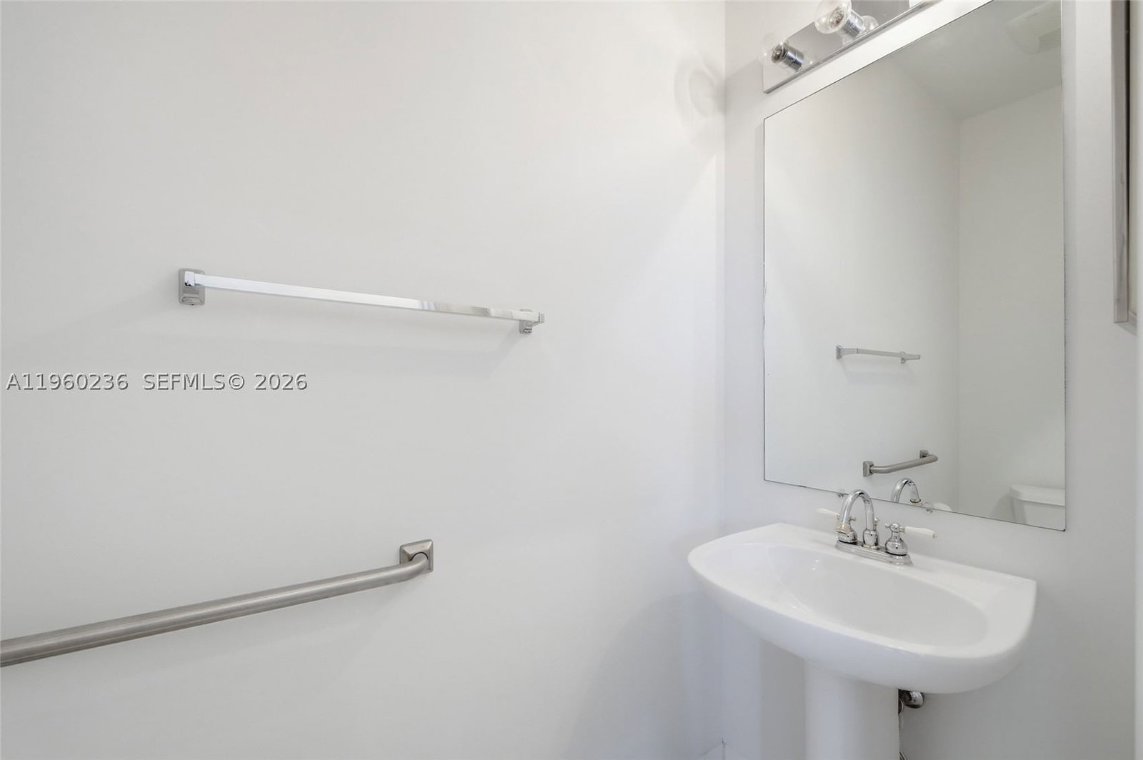 Real estate property located at 833 Crestview Cir, Broward, Sector 3 - Parcels H I J, Weston, FL