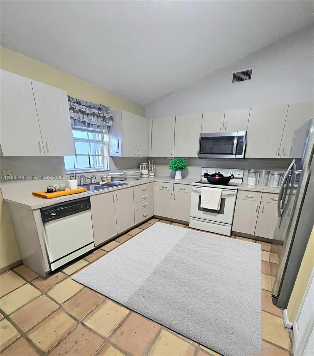 Real estate property located at 621 205th Ave, Broward, Chapel Trail Replat, Pembroke Pines, FL