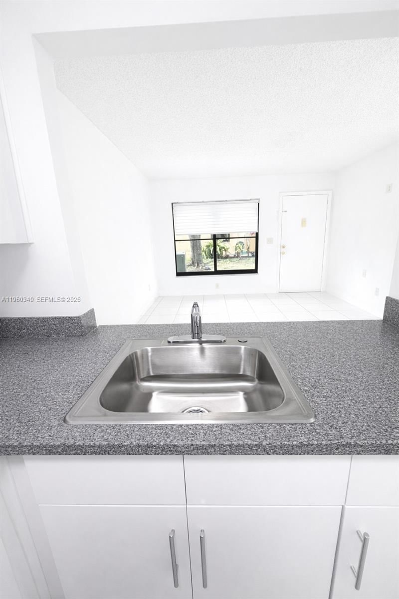 Real estate property located at 2530 67th Pl #12-29, Miami-dade, Lago Grande Two Condo, Hialeah, FL