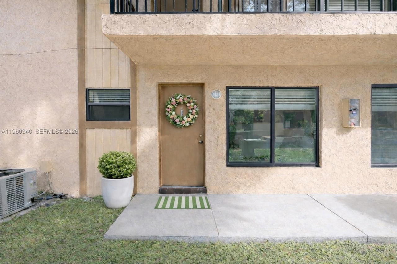 Real estate property located at 2530 67th Pl #12-29, Miami-dade, Lago Grande Two Condo, Hialeah, FL