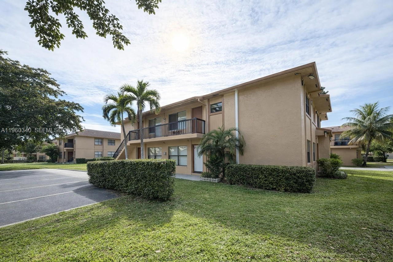 Real estate property located at 2530 67th Pl #12-29, Miami-dade, Lago Grande Two Condo, Hialeah, FL