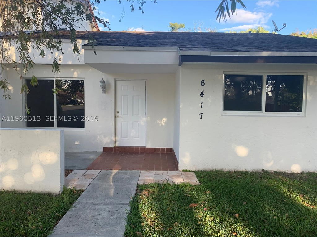 Real estate property located at 6417 135th Ave, Miami-dade, Arborgate Kendall Lk E Co, Miami, FL