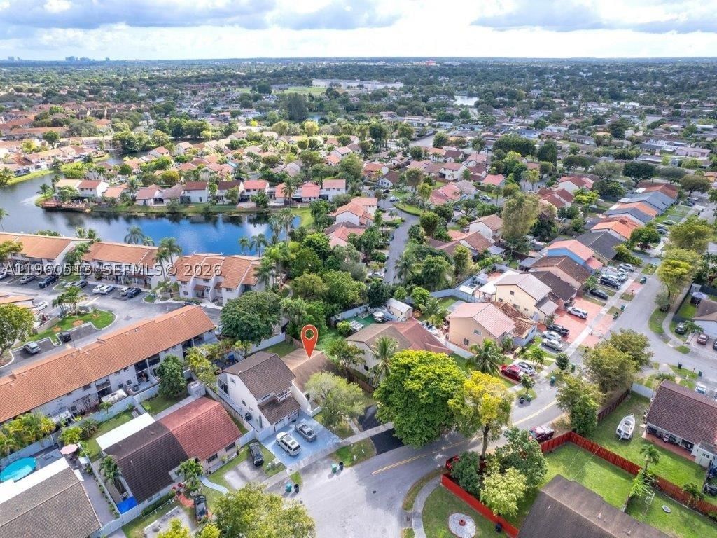 Real estate property located at 6417 135th Ave, Miami-dade, Arborgate Kendall Lk E Co, Miami, FL
