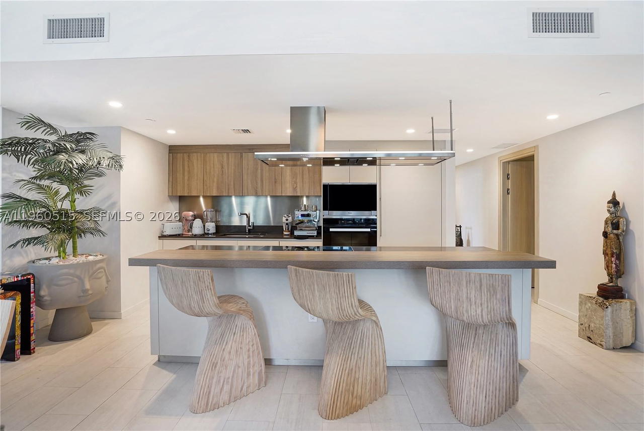 Real estate property located at 1000 Brickell Plz #1902, Miami-dade, Brickell Flatiron Condo, Miami, FL