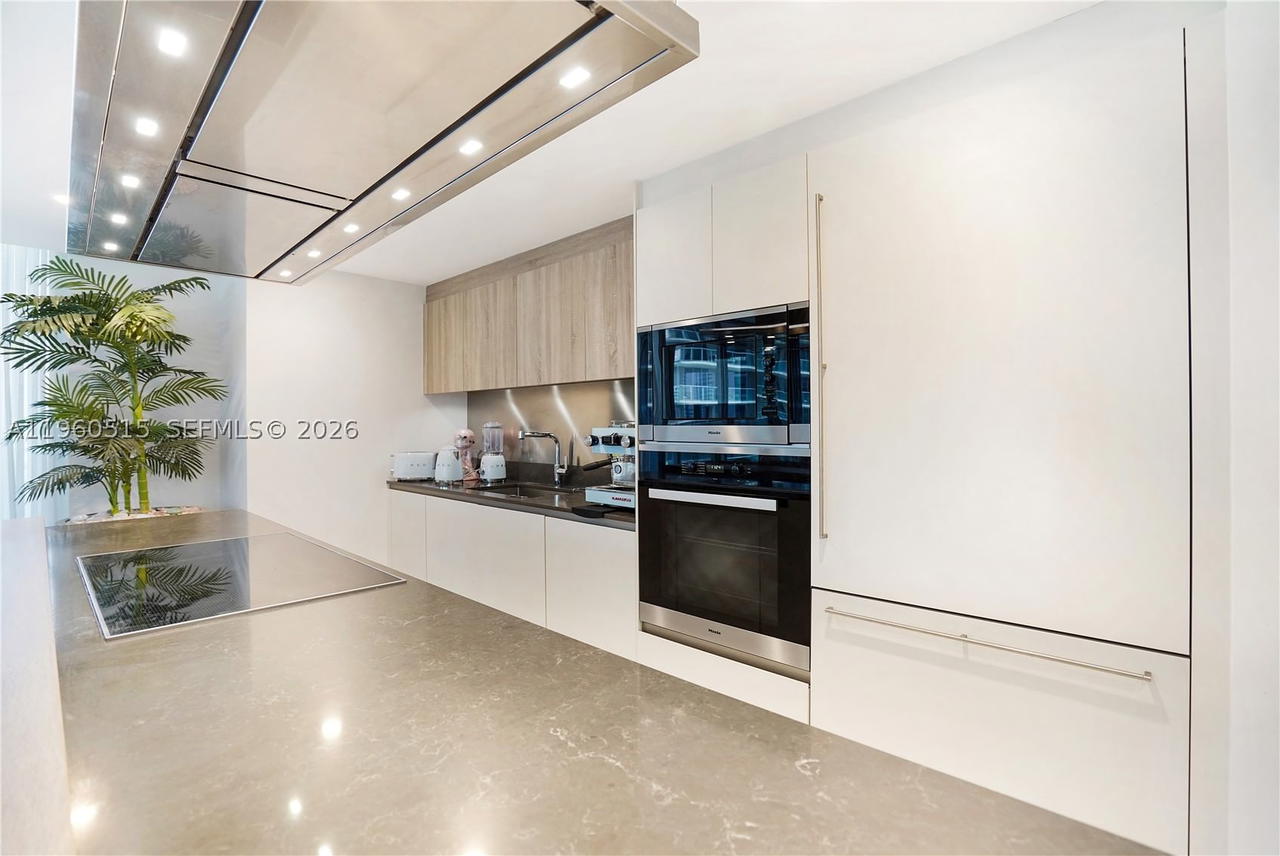 Real estate property located at 1000 Brickell Plz #1902, Miami-dade, Brickell Flatiron Condo, Miami, FL