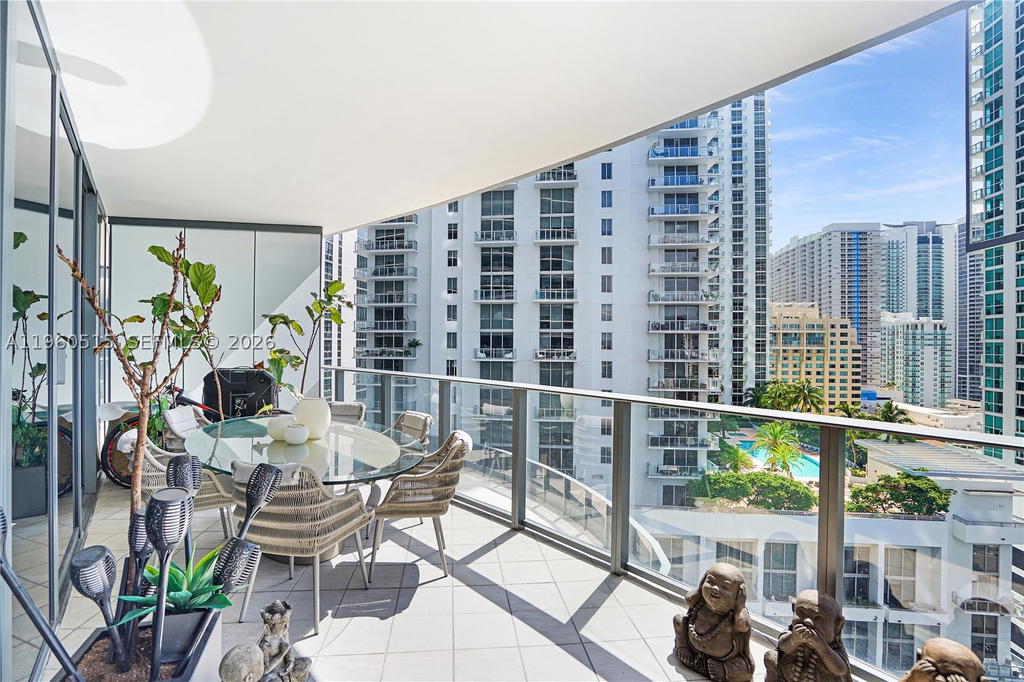 Real estate property located at 1000 Brickell Plz #1902, Miami-dade, Brickell Flatiron Condo, Miami, FL