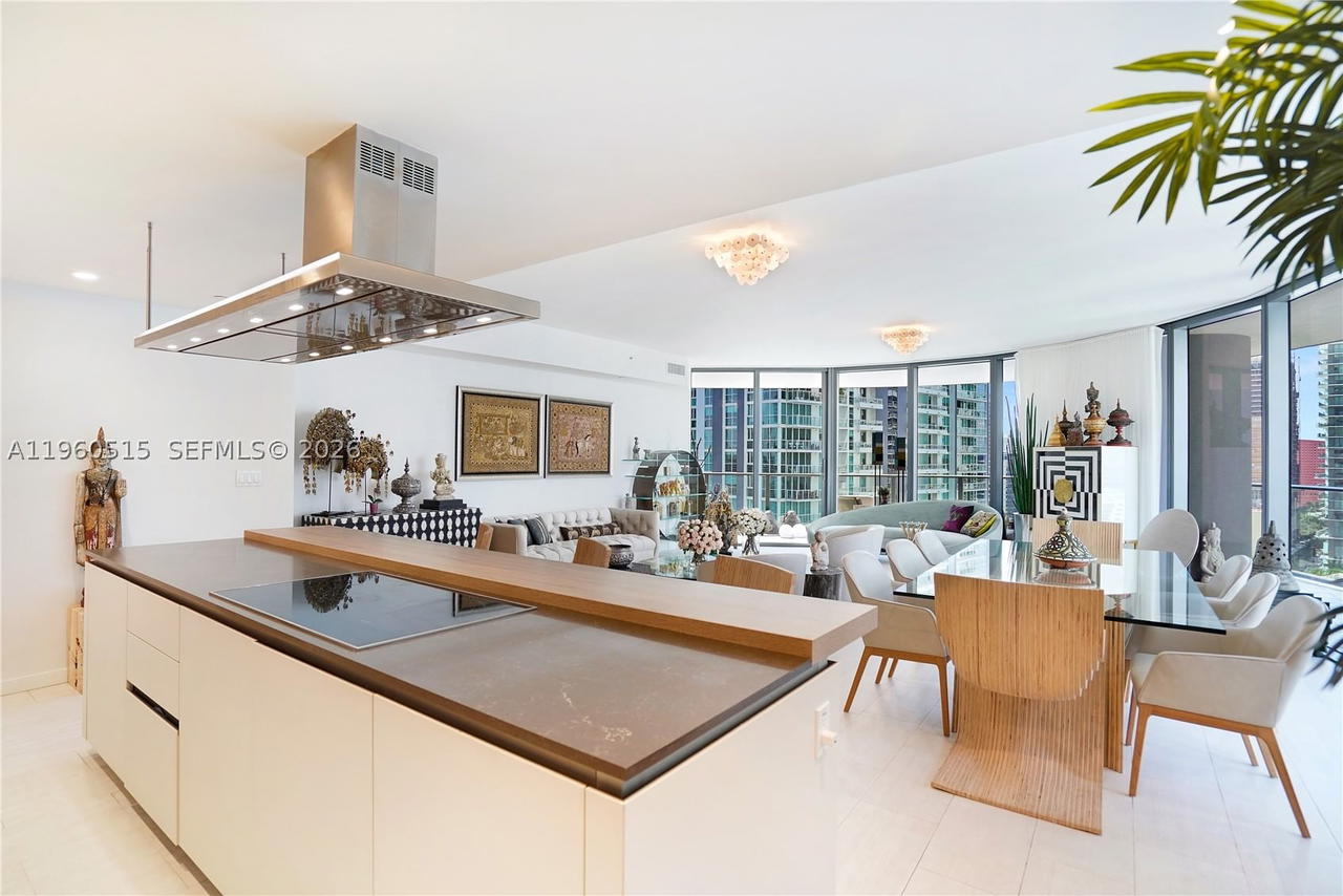 Real estate property located at 1000 Brickell Plz #1902, Miami-dade, Brickell Flatiron Condo, Miami, FL