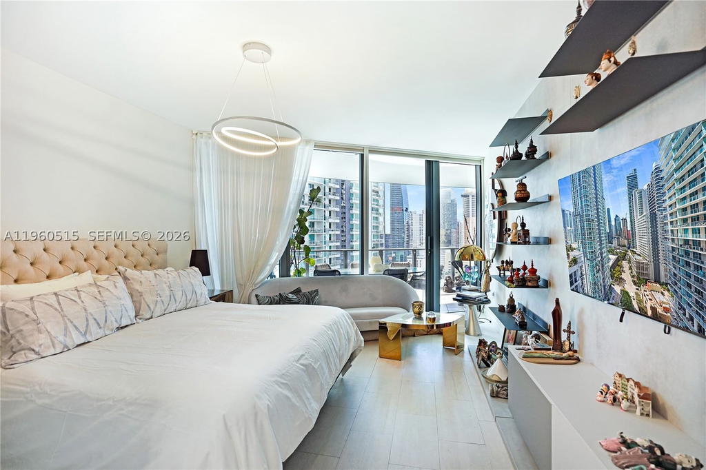 Real estate property located at 1000 Brickell Plz #1902, Miami-dade, Brickell Flatiron Condo, Miami, FL