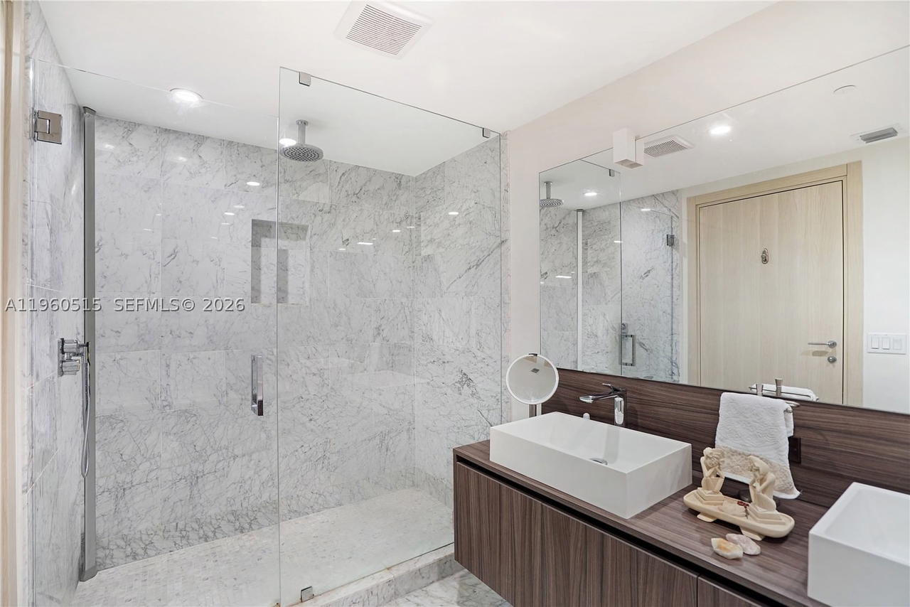 Real estate property located at 1000 Brickell Plz #1902, Miami-dade, Brickell Flatiron Condo, Miami, FL