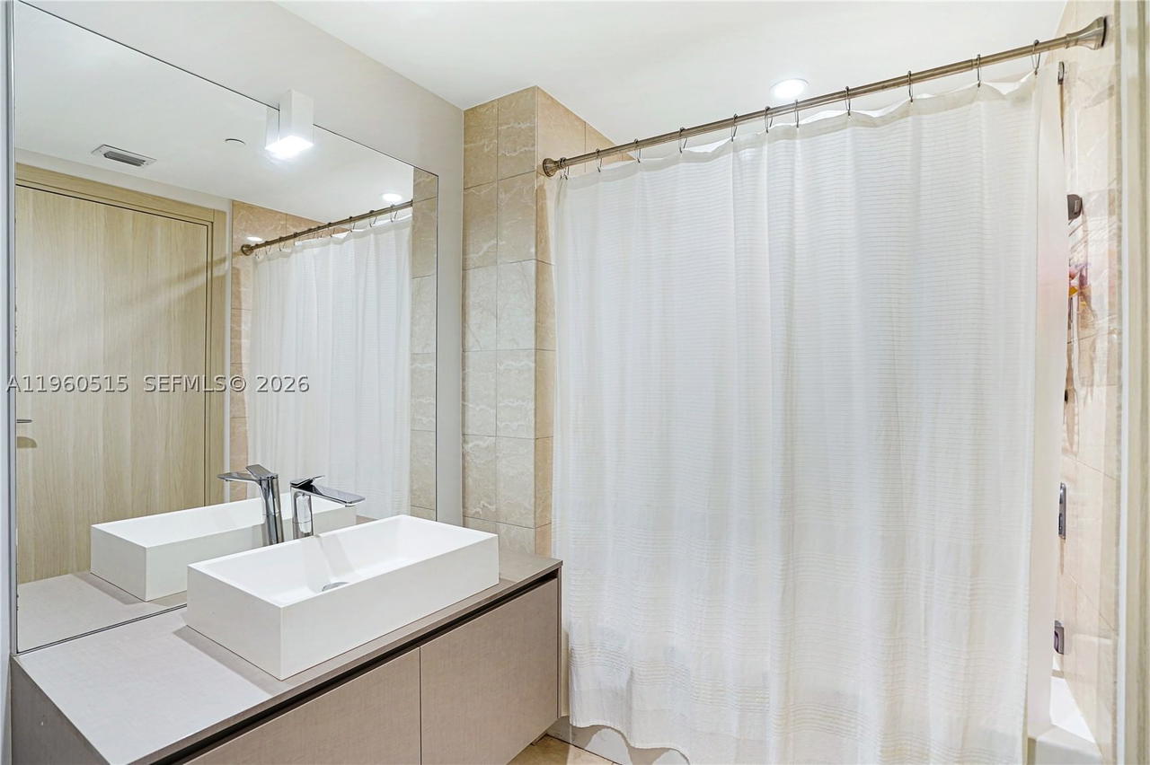 Real estate property located at 1000 Brickell Plz #1902, Miami-dade, Brickell Flatiron Condo, Miami, FL