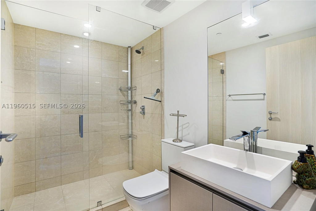 Real estate property located at 1000 Brickell Plz #1902, Miami-dade, Brickell Flatiron Condo, Miami, FL