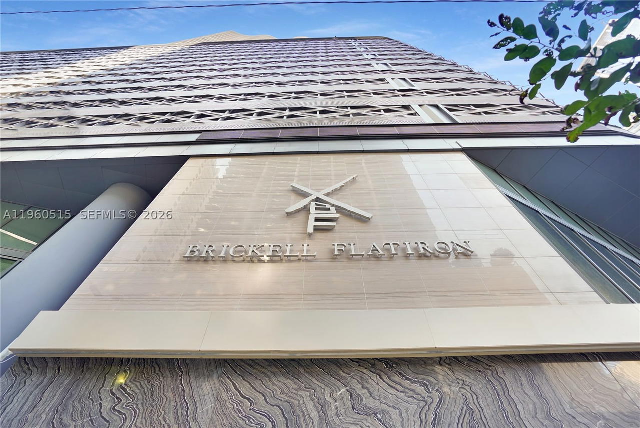 Real estate property located at 1000 Brickell Plz #1902, Miami-dade, Brickell Flatiron Condo, Miami, FL