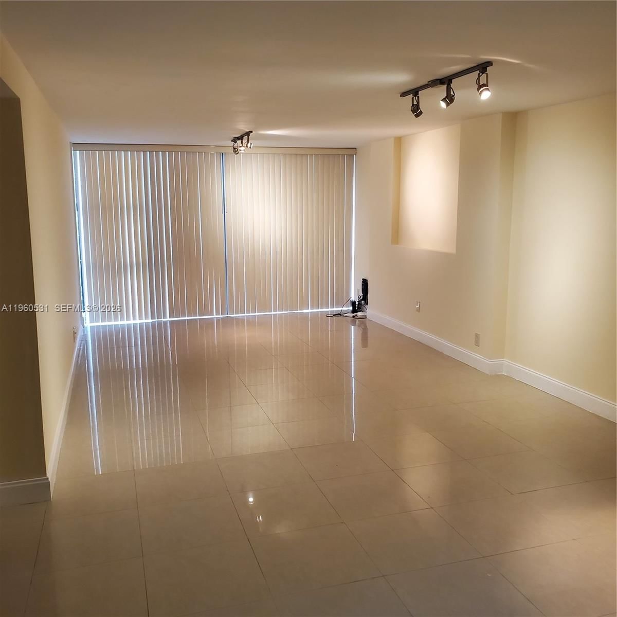 Real estate property located at 800 Parkview Dr #416, Broward, Oceanview Park Condo, Hallandale Beach, FL