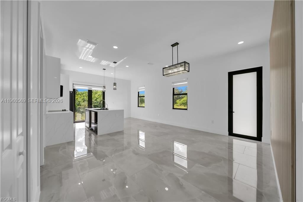Real estate property located at 713 Roma Ave, Lee, Lehigh Acres, Lehigh Acres, FL