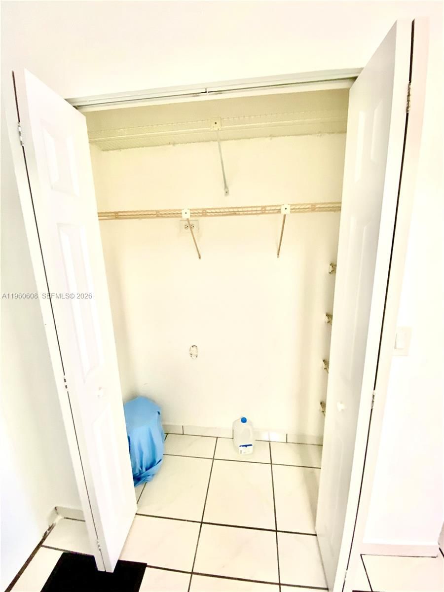 Real estate property located at 16950 DIXIE A536, Miami-dade, Woodside Apts Condo, North Miami Beach, FL