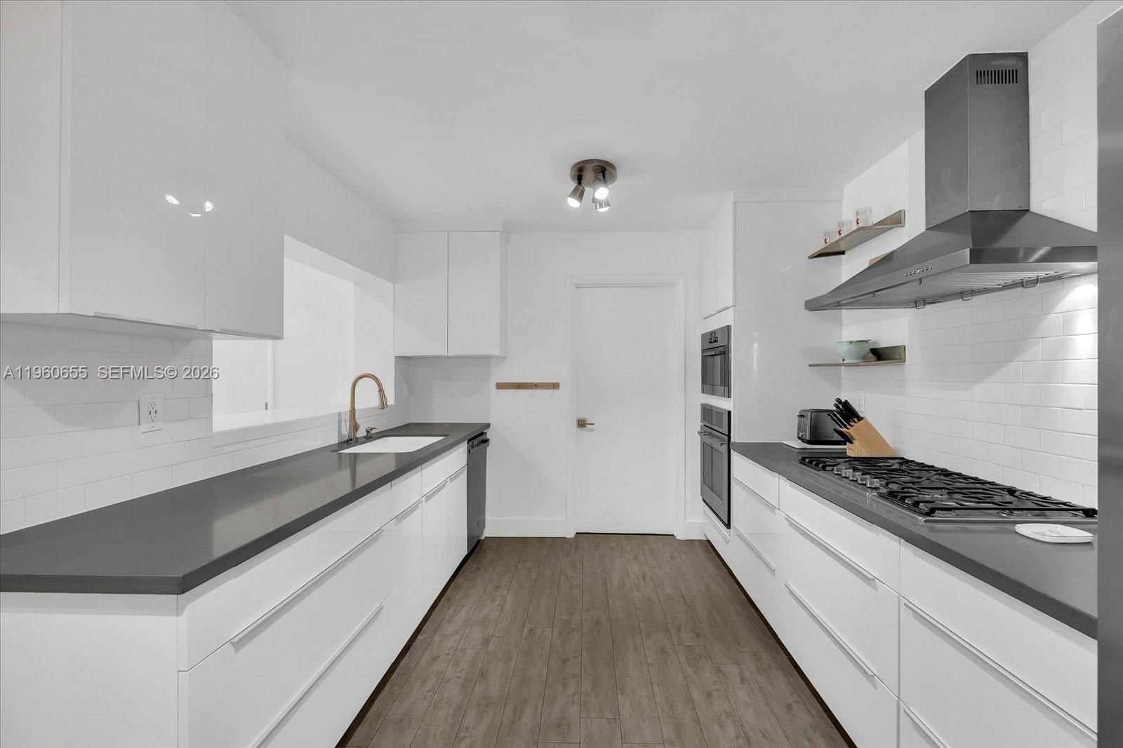 Real estate property located at 8100 92nd Ct, Miami-dade, Cypress Cove Ests Sec 3, Miami, FL