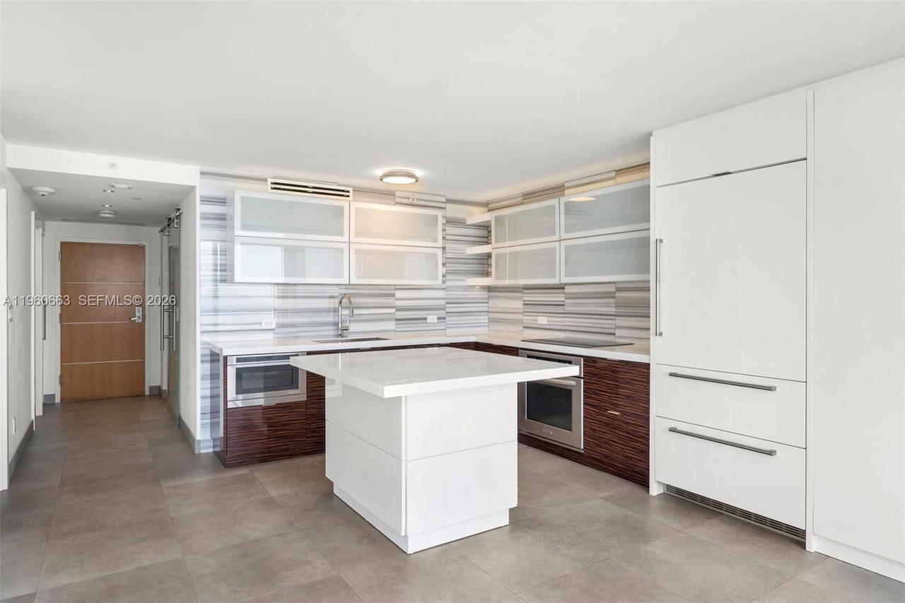 Real estate property located at 400 Pointe Dr #2006, Miami-dade, South Pointe Towers Condo, Miami Beach, FL