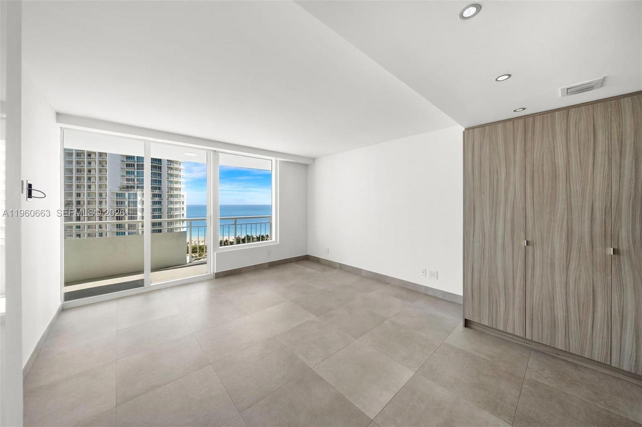Real estate property located at 400 Pointe Dr #2006, Miami-dade, South Pointe Towers Condo, Miami Beach, FL