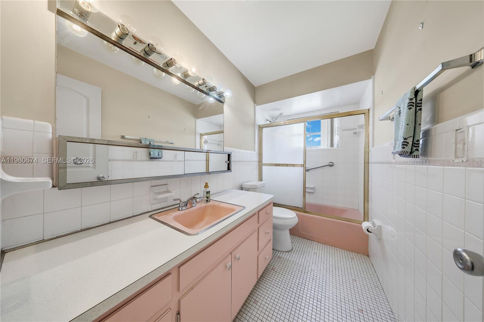 Real estate property located at 3711 Van Buren St #1, Broward, Stratford Apartments Cond, Hollywood, FL