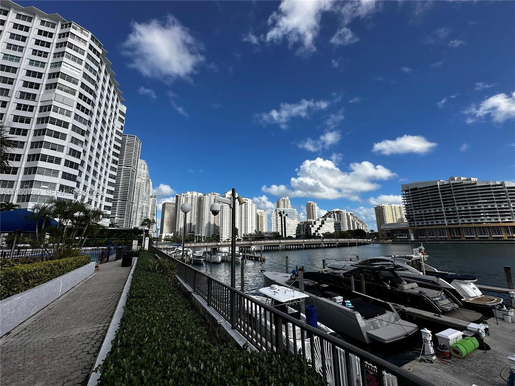 Real estate property located at 801 Brickell Bay Dr #761, Miami-dade, The Four Ambassadors Cond, Miami, FL