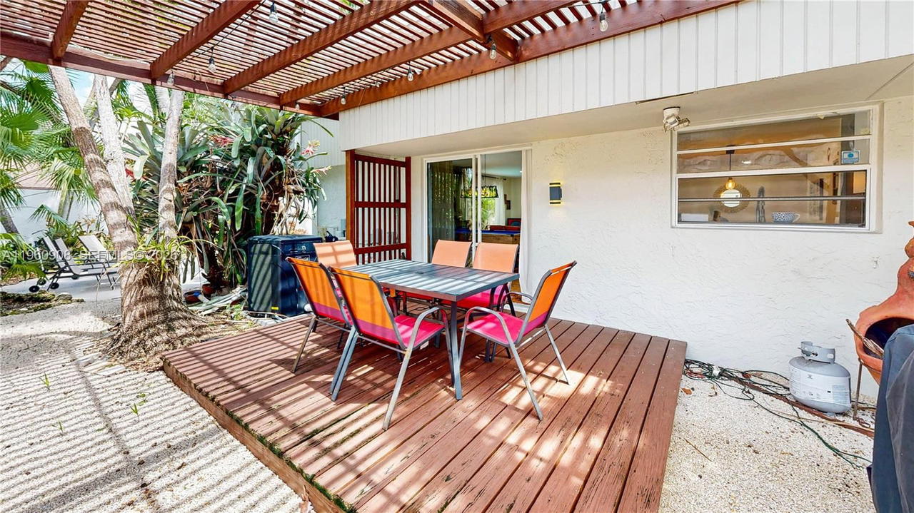 Real estate property located at 9614 134th Ct, Miami-dade, Calusa Club Estates 3rd A, Miami, FL