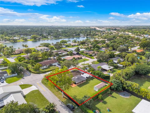 Real estate property located at 10901 116th St, Miami-dade, Kendall Estates, Miami, FL