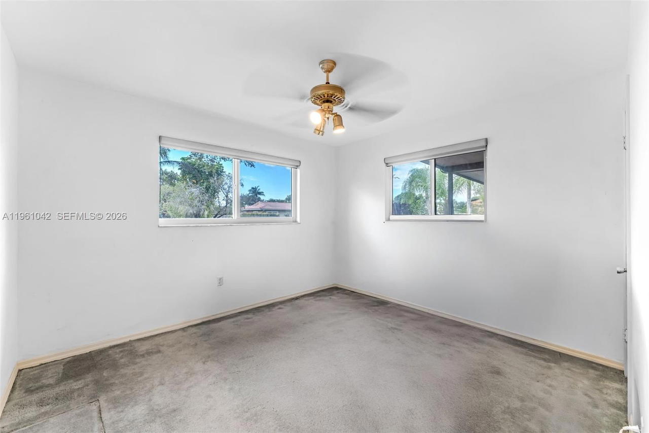 Real estate property located at 10901 116th St, Miami-dade, Kendall Estates, Miami, FL