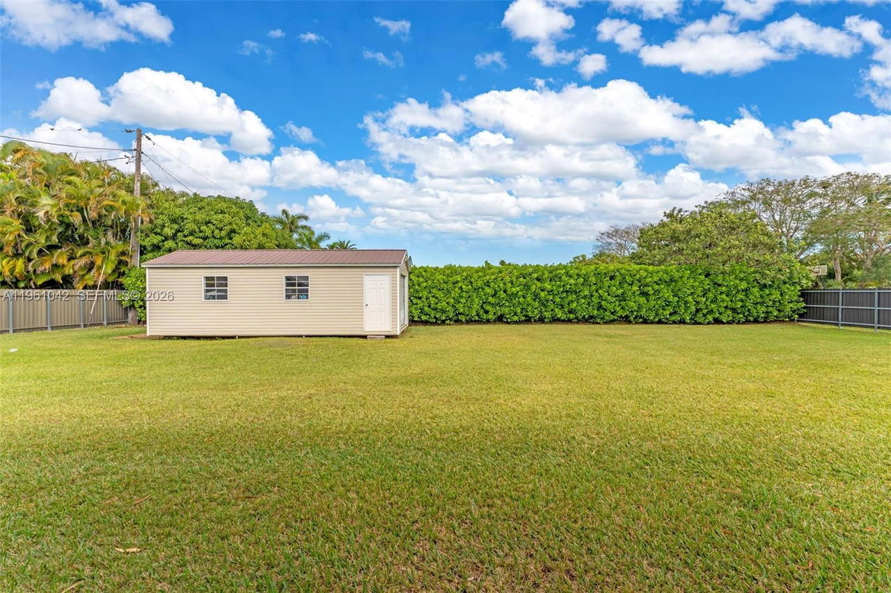 Real estate property located at 10901 116th St, Miami-dade, Kendall Estates, Miami, FL
