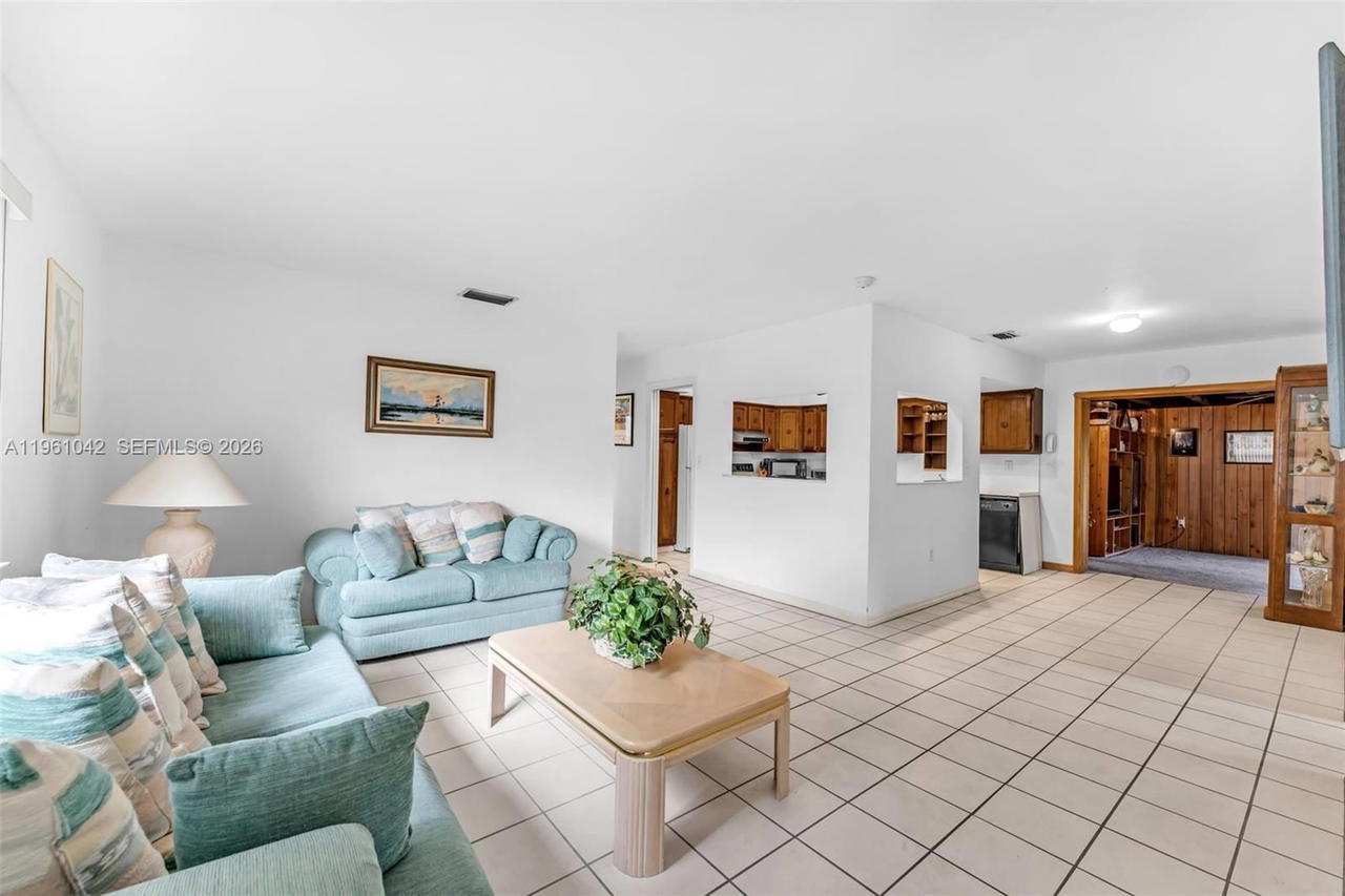 Real estate property located at 10901 116th St, Miami-dade, Kendall Estates, Miami, FL