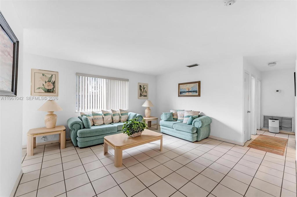 Real estate property located at 10901 116th St, Miami-dade, Kendall Estates, Miami, FL