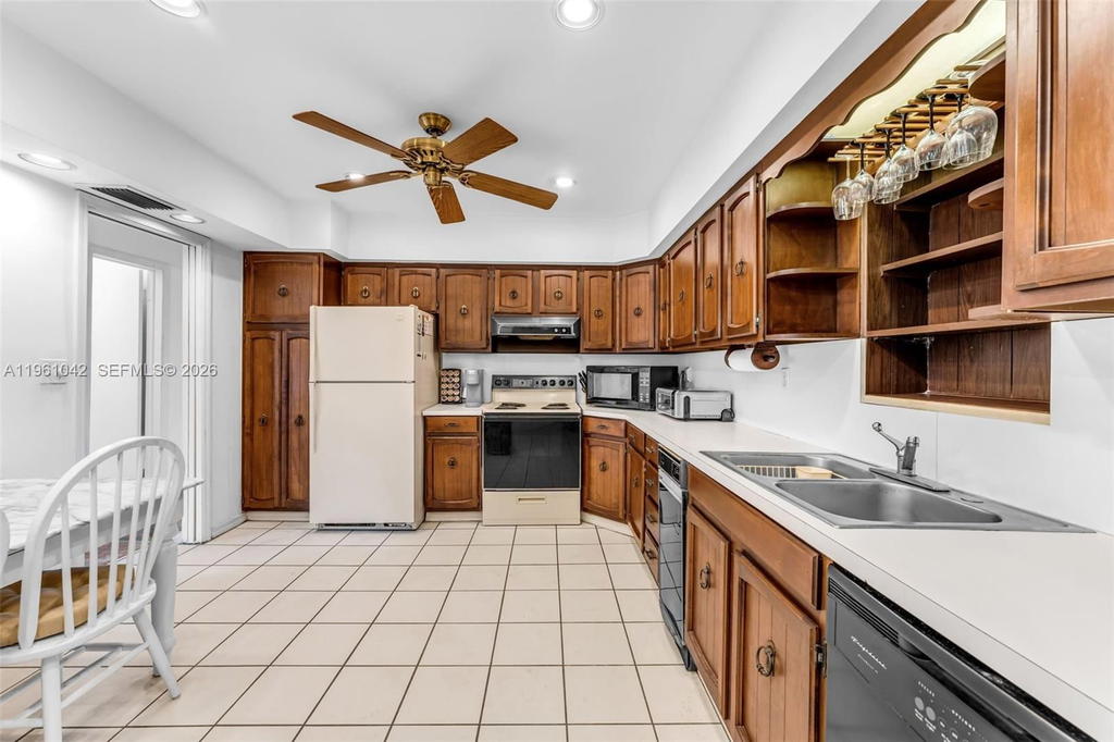 Real estate property located at 10901 116th St, Miami-dade, Kendall Estates, Miami, FL