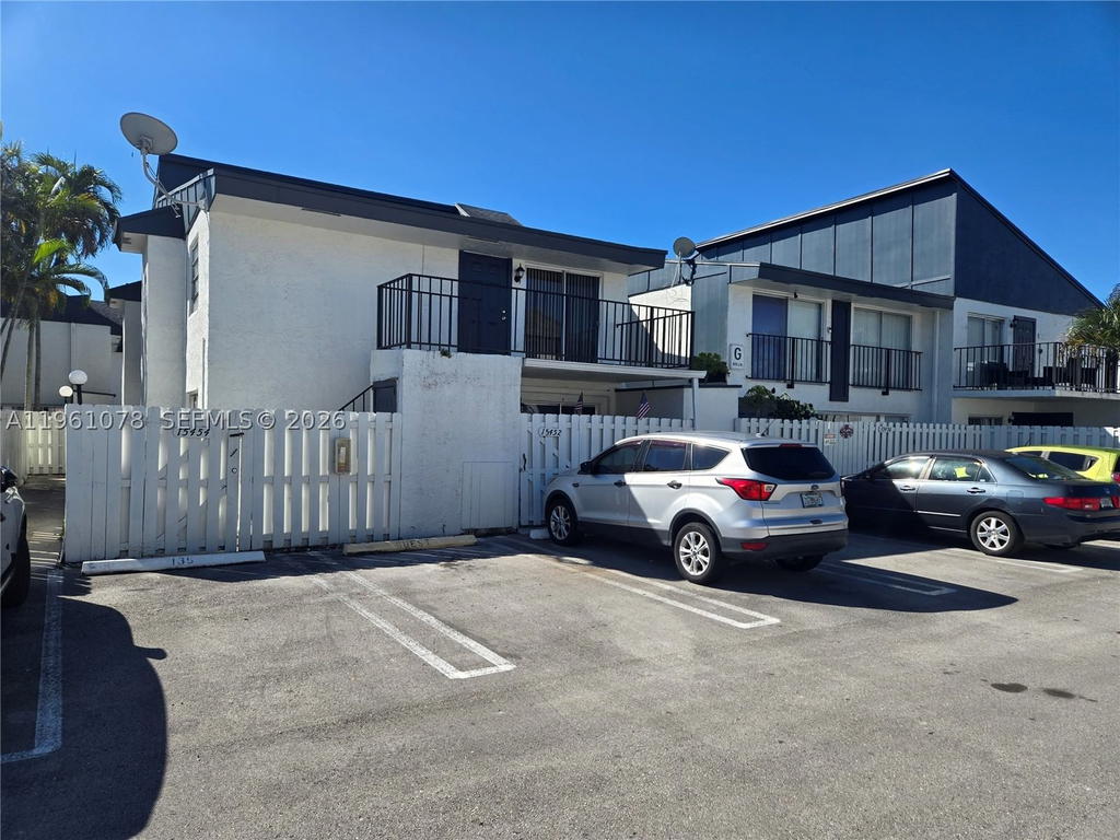 Real estate property located at 15454 85th Ln #135, Miami-dade, Olympian Gdn Condo, Miami, FL