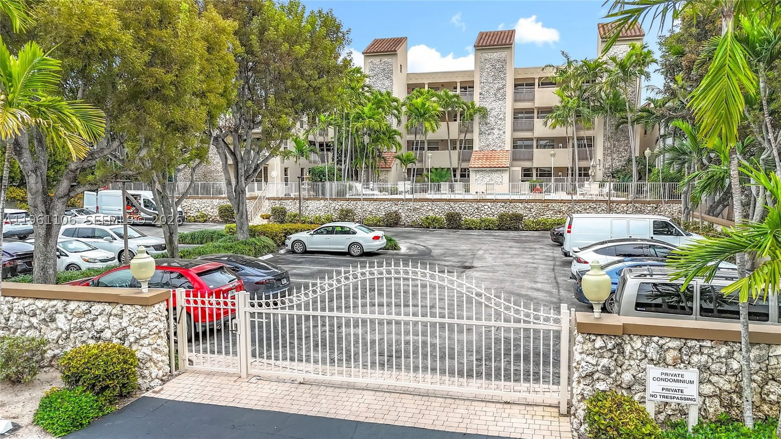 Real estate property located at 1710 Ocean Ln #404, Broward, Lago Mar North Lodge Cond, Fort Lauderdale, FL