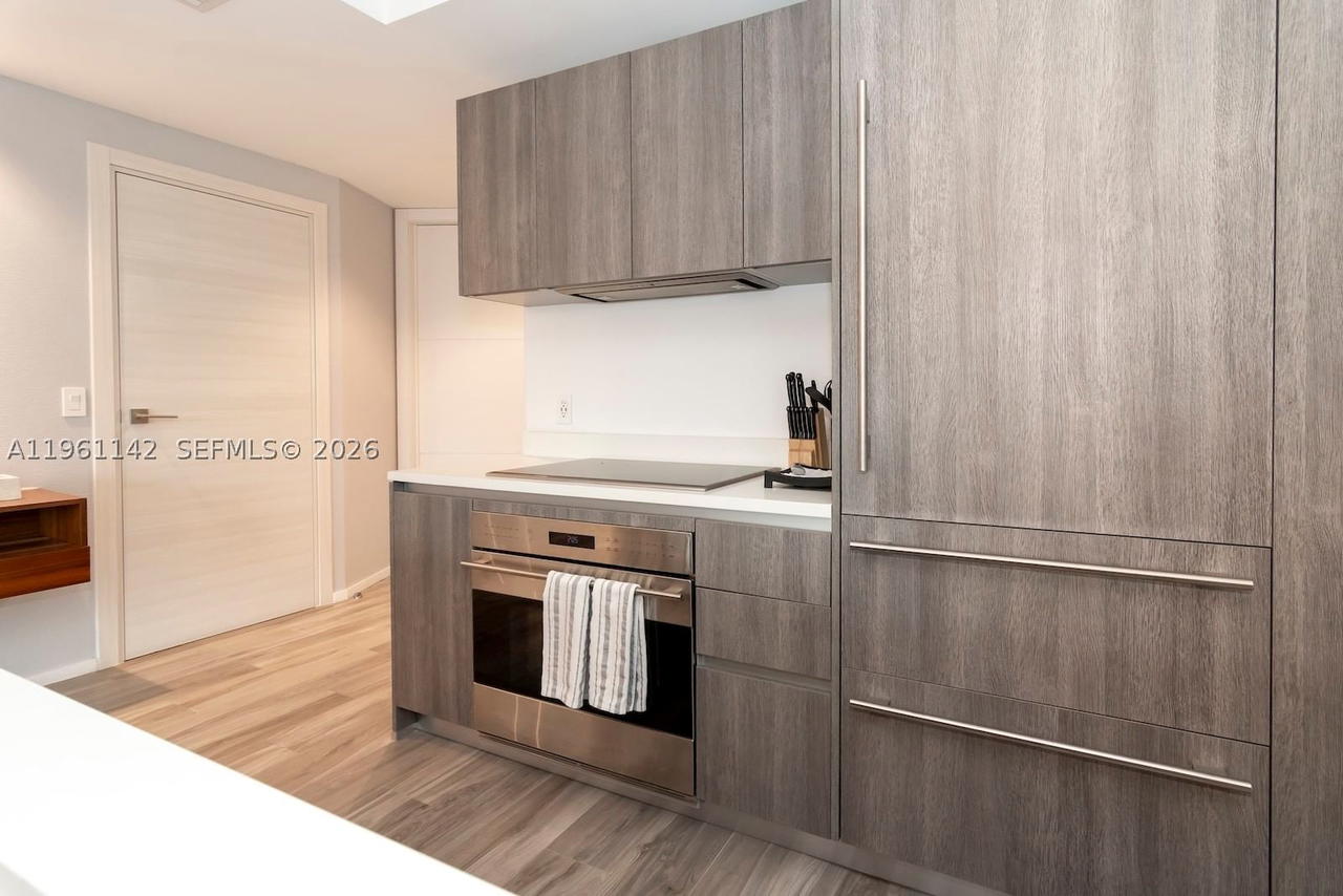 Real estate property located at 801 Miami Ave #3803, Miami-dade, Sls Lux Brickell, Miami, FL