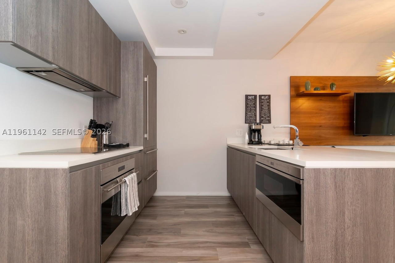 Real estate property located at 801 Miami Ave #3803, Miami-dade, Sls Lux Brickell, Miami, FL