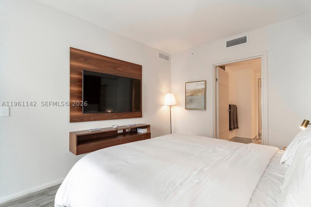 Real estate property located at 801 Miami Ave #3803, Miami-dade, Sls Lux Brickell, Miami, FL