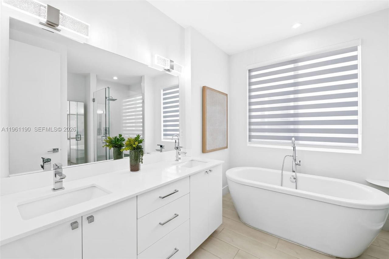 Real estate property located at 811 17th Way, Broward, Victoria Park, Fort Lauderdale, FL