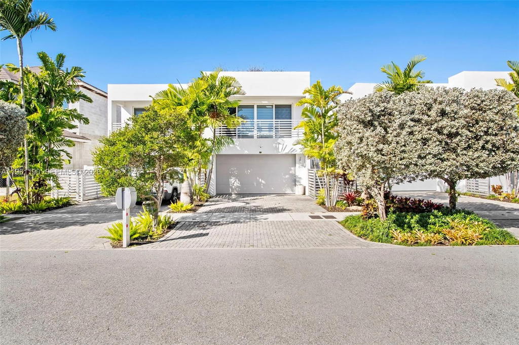 Real estate property located at 811 17th Way, Broward, Victoria Park, Fort Lauderdale, FL