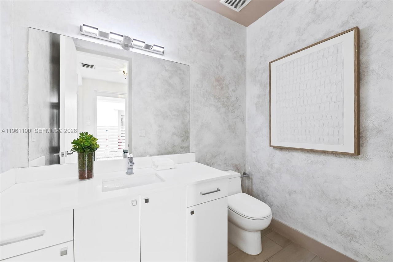 Real estate property located at 811 17th Way, Broward, Victoria Park, Fort Lauderdale, FL
