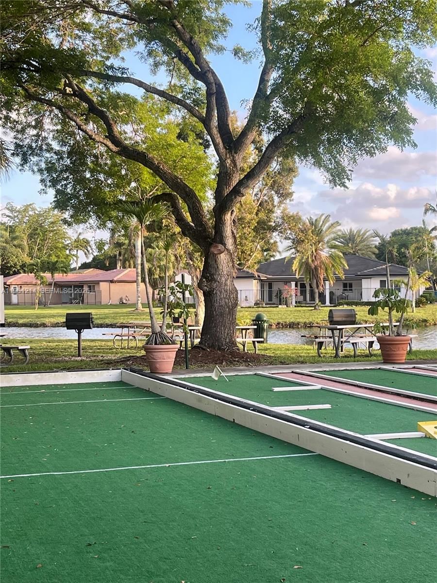 Real estate property located at 570 Royal Poinciana Ct, Broward, Bonaventure Lakes, Weston, FL