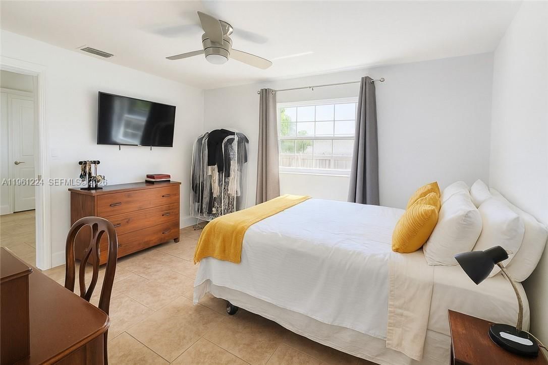 Real estate property located at 5010 31st AVE, Collier, Golden Gate City, Naples, FL