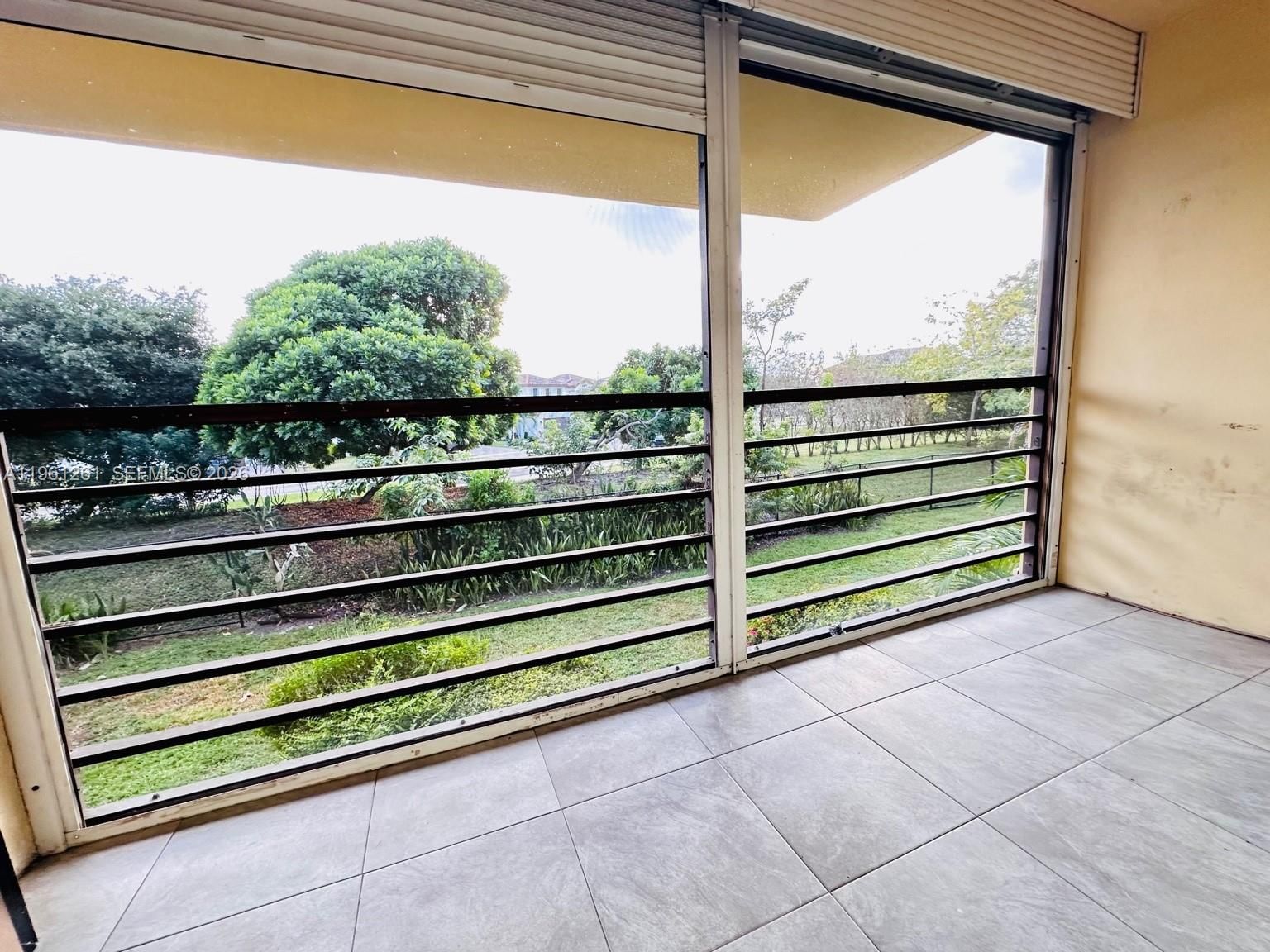 Real estate property located at 3490 Foxcroft Rd B208, Broward, Foxcroft Apts Inc Condo, Miramar, FL