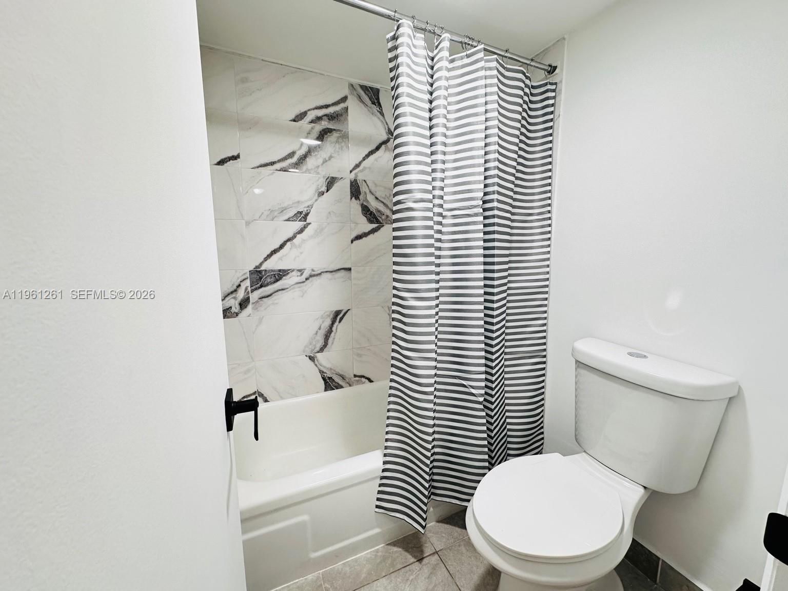 Real estate property located at 3490 Foxcroft Rd B208, Broward, Foxcroft Apts Inc Condo, Miramar, FL