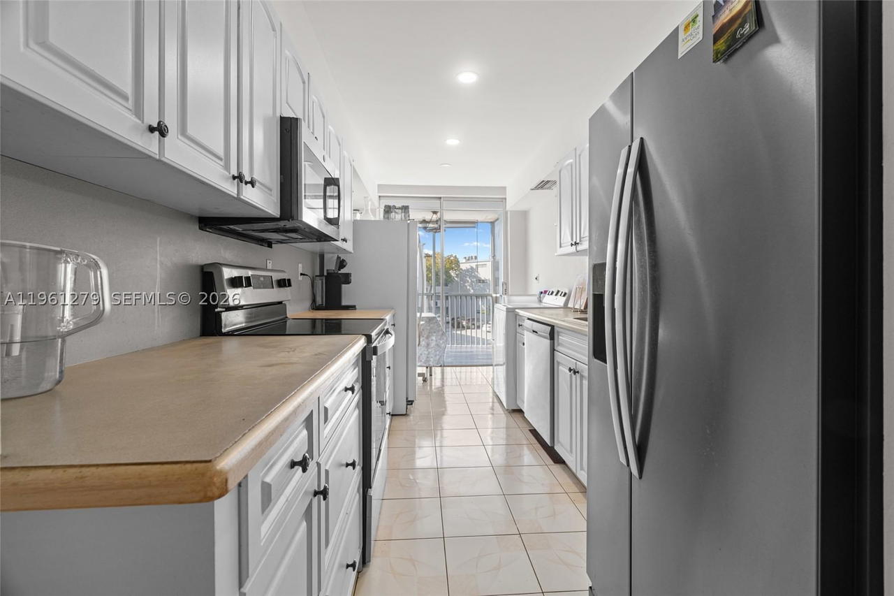 Real estate property located at 1690 191st St #314-1, Miami-dade, Jade Winds Group Bamboo G, Miami, FL